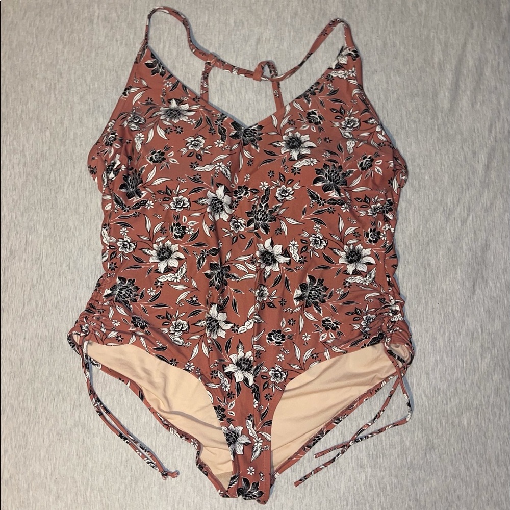 Kona Sol’s Women’s Floral Side-Cinch One Piece Swimsuit